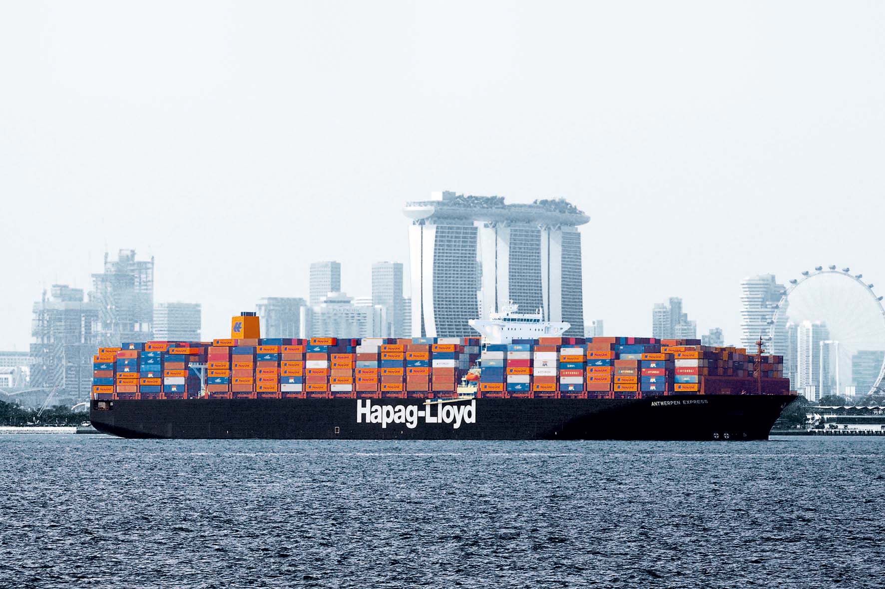 Hapag-Lloyd invests $1 billion in 6 ultra-large container ships