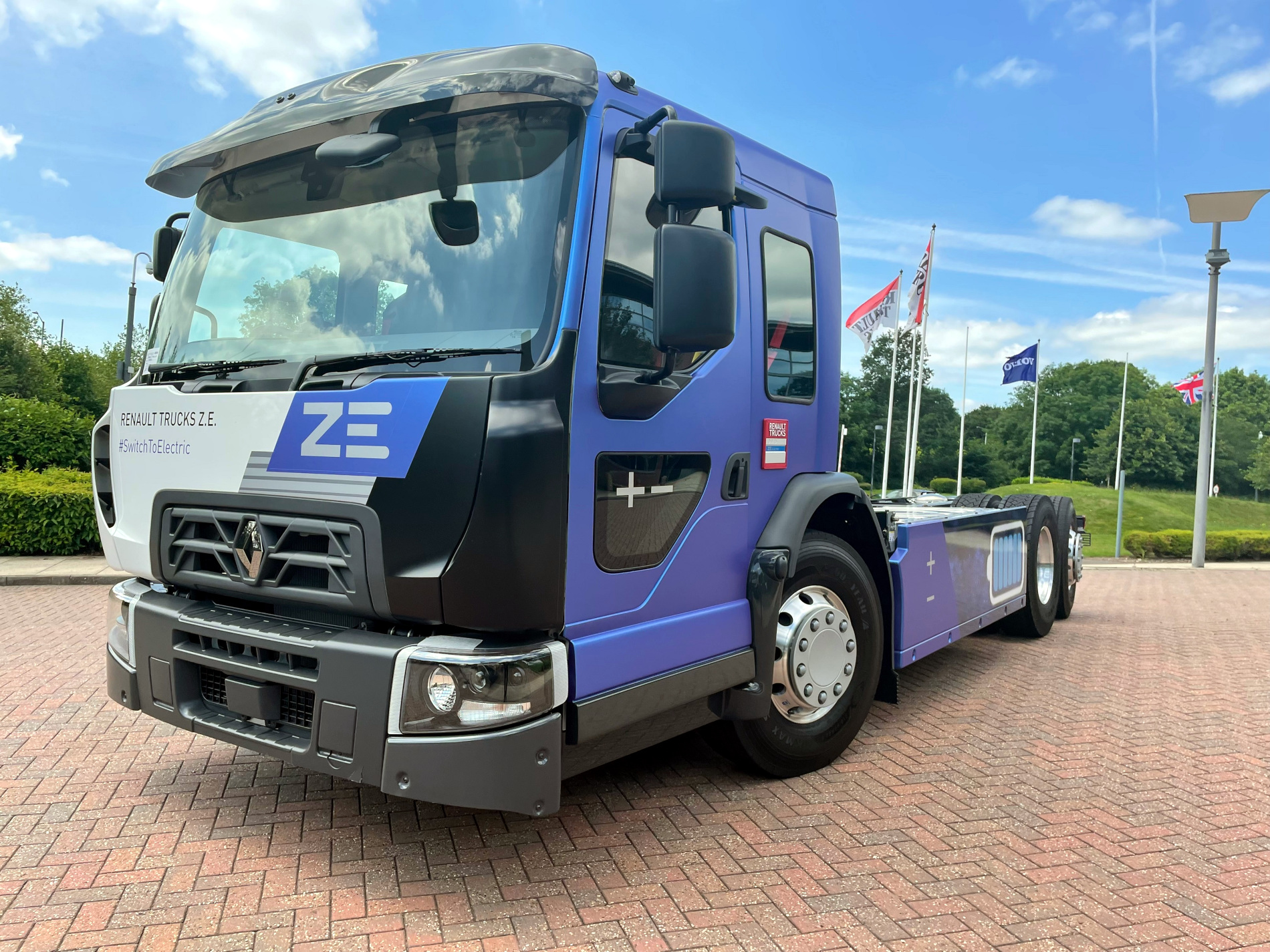 Nowy truck Renault na miejskie trasy. Nie wypuści ani grama spalin