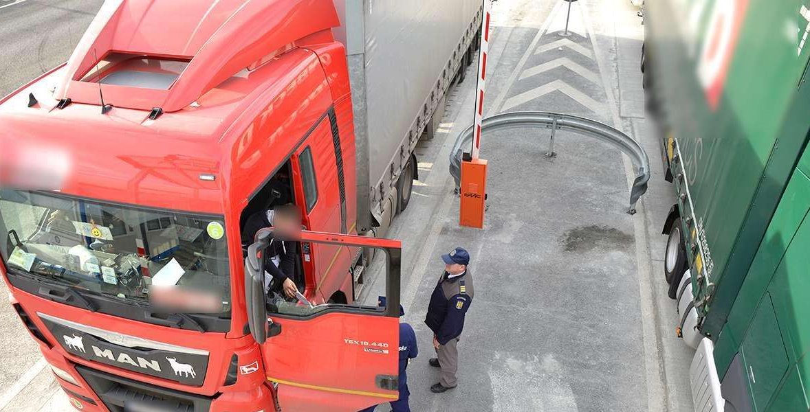 Informare DSU: Șoferii de camion care sosesc în România din zonele galbene sau roșii NU vor fi scutiți de carantină
