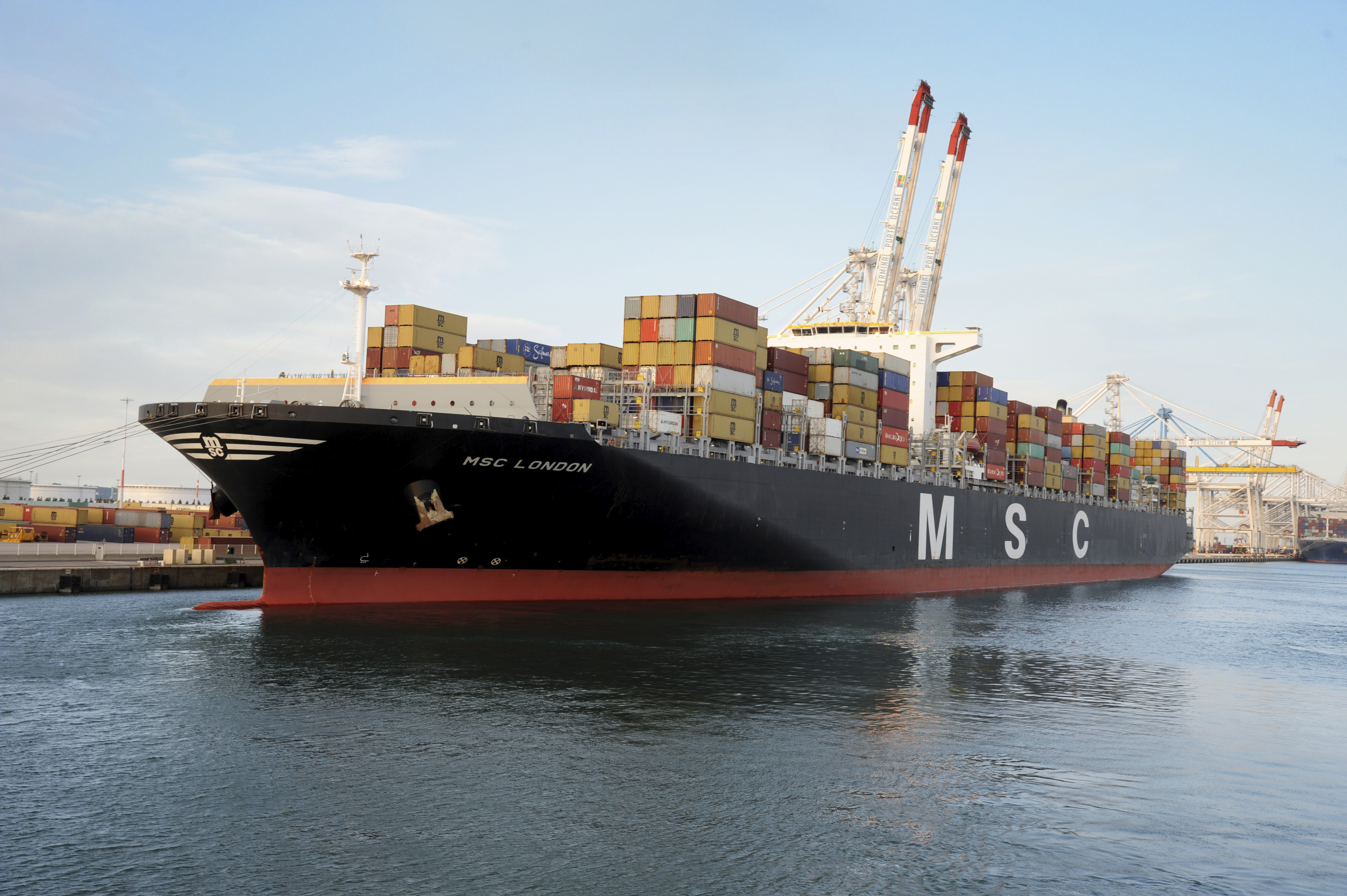 Dynamicznie rozbudowują flotę kontenerowców. Czy niedługo Maersk zostanie zdetronizowany?