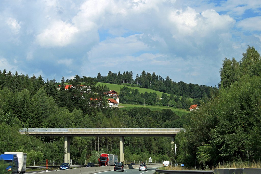 Austria reduce și mai mult taxele rutiere pentru vehiculele grele fără emisii