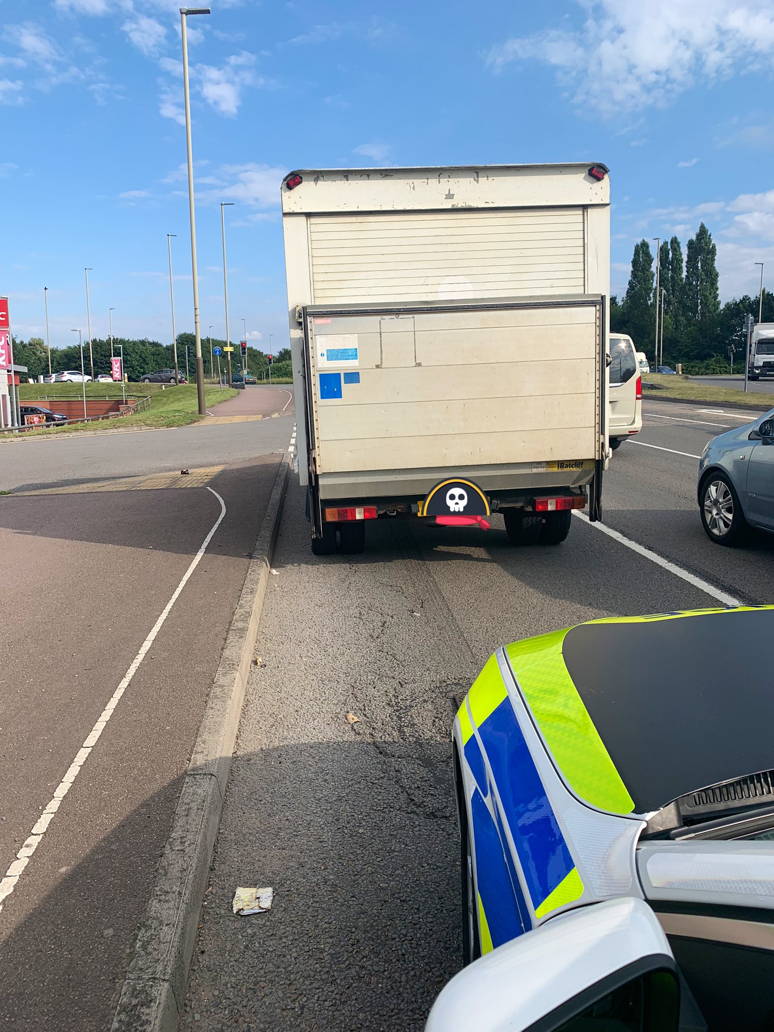 Trucker fined after ignoring red light in an uninsured lorry – right in front of police car