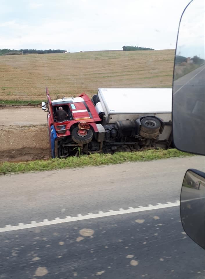 Nem volt pénze a lengyel kamionosnak a javításra, ezért volt egy hétig a kabinban. A helyiek mentették meg