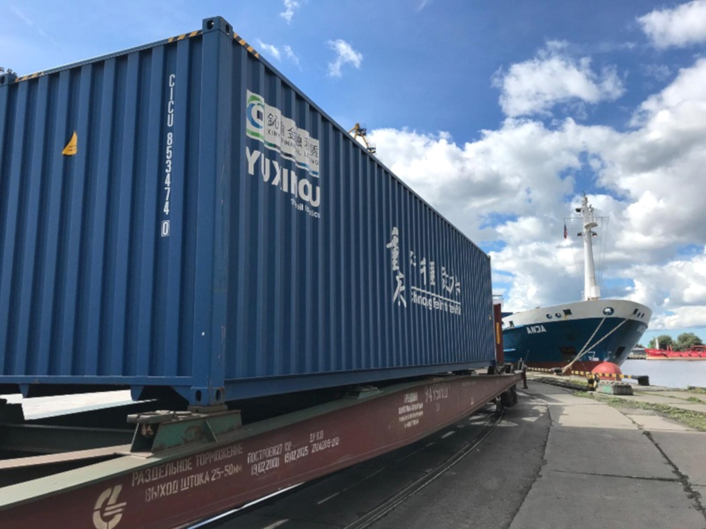 Rusijos geležinkeliai didina transporto tarifus. Lietuvoje gali brangti kiniškos prekės