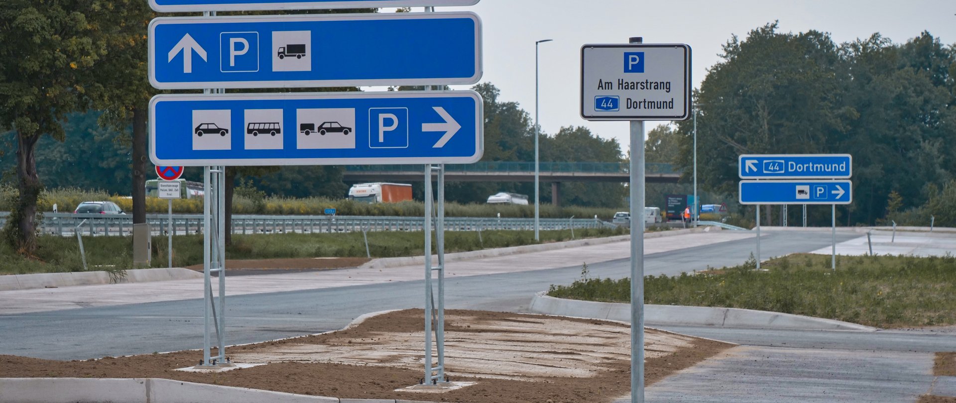 105 teherautó-helyel nyit újra a parkoló a német a A44-en