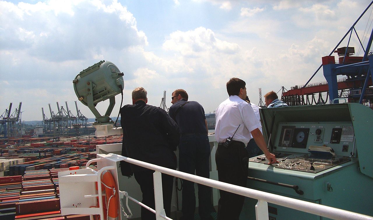 Young British people have limited knowledge on aviation and maritime industries, DfT research finds