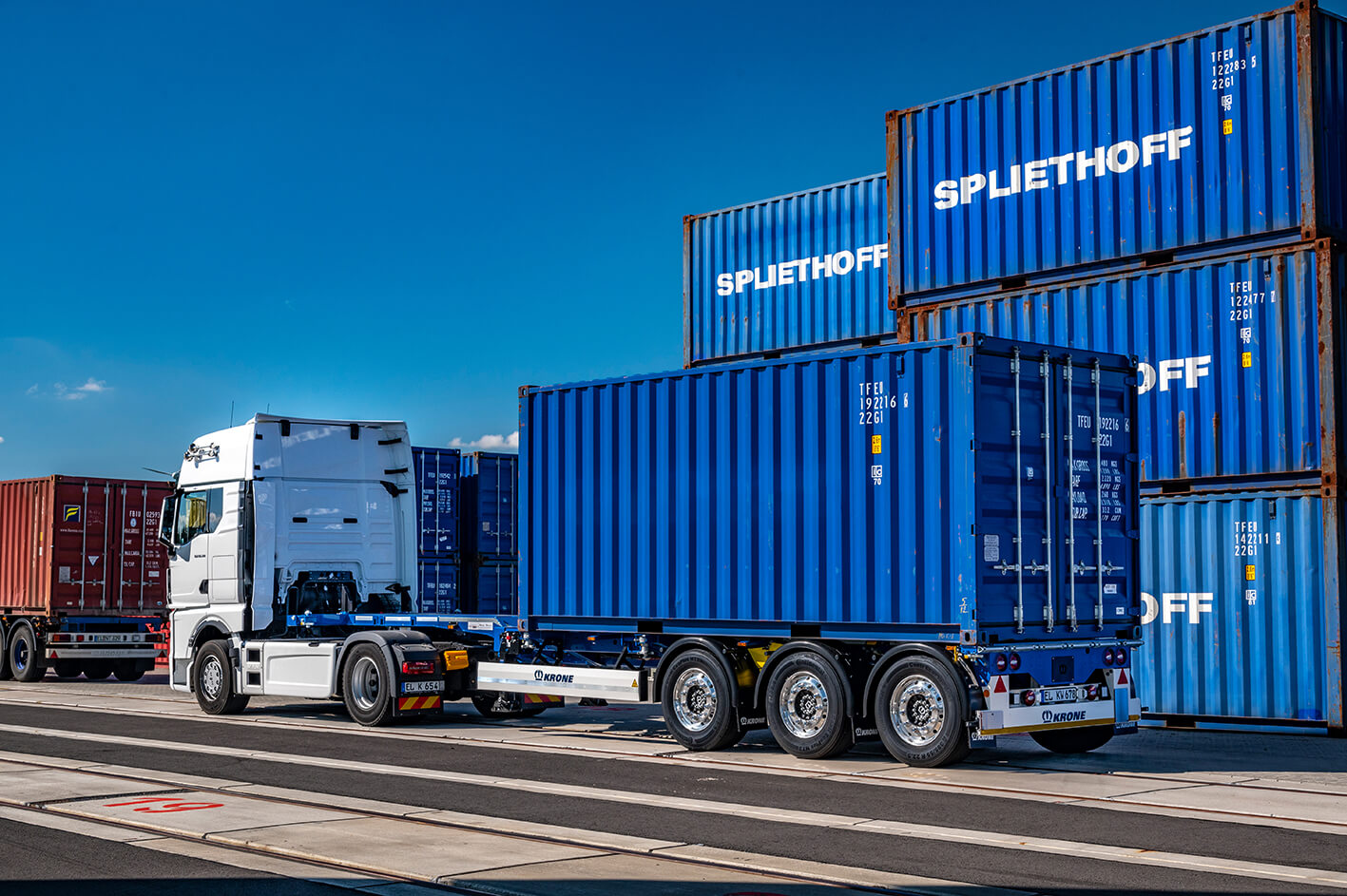 Universell, leicht, schnell: der Allrounder für den Container-Transport