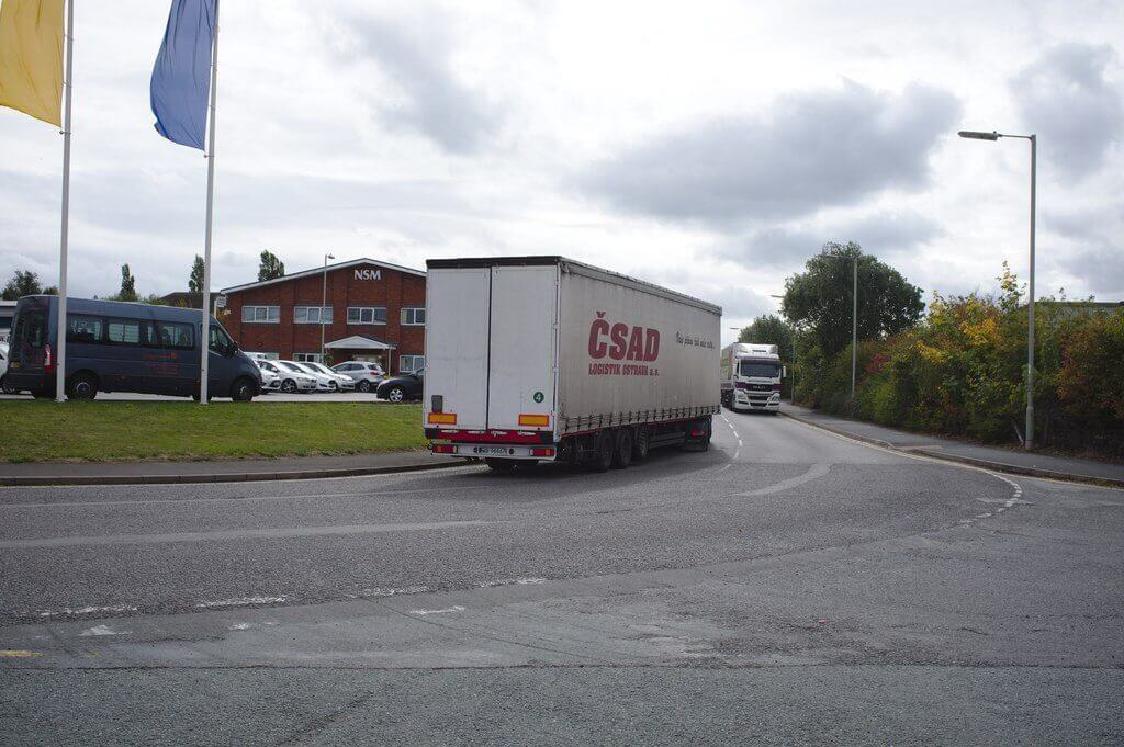 Britische Regierung bestätigt das Visaprogramm für Lkw-Fahrer und schickt verzweifelt Briefe an ehemalige Trucker