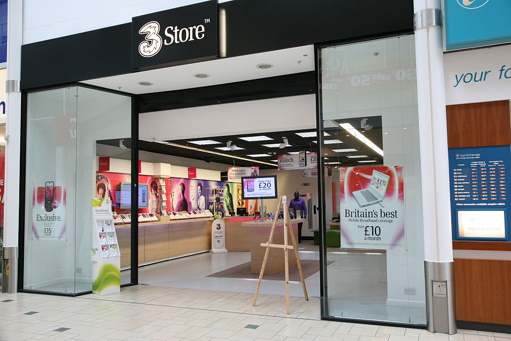 Yet another UK mobile operator announces EU roaming charges