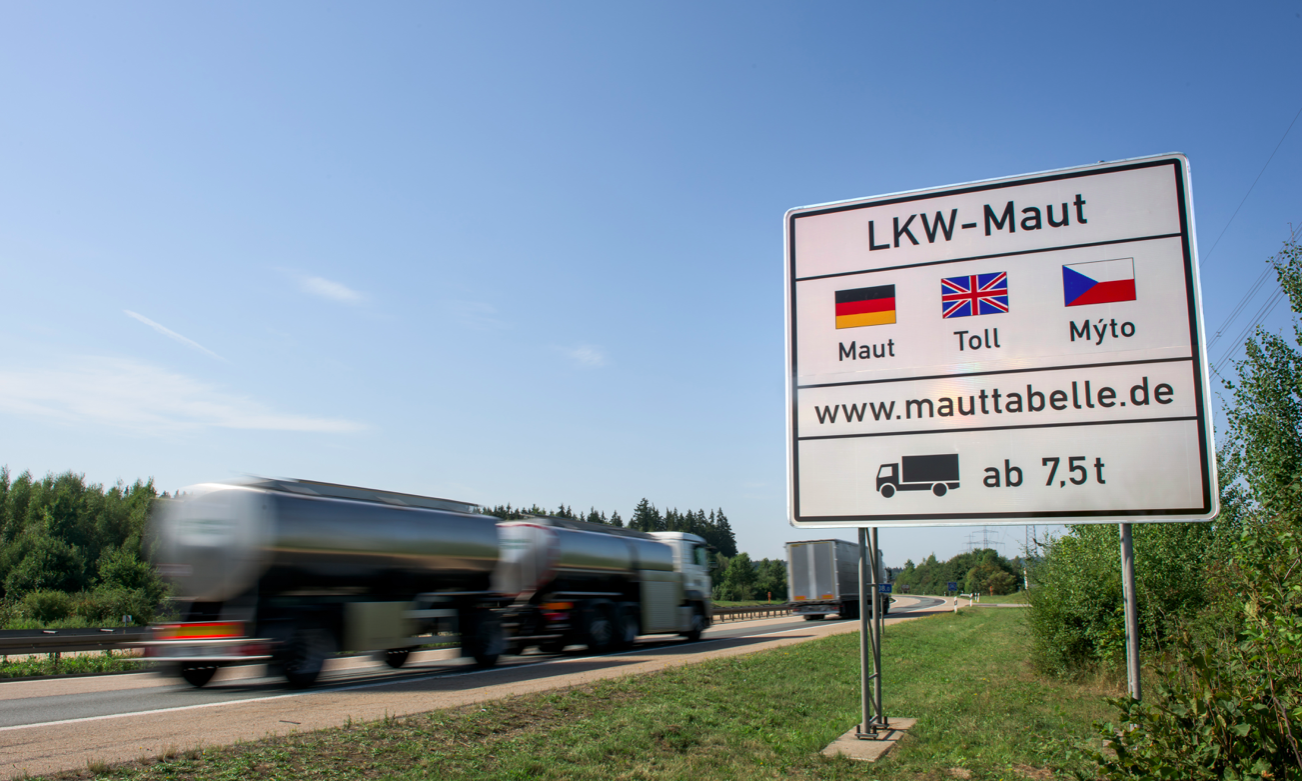 Netrukus Vokietijoje bus taikomi nauji rinkliavų tarifai. „Toll Collect“ primena apie įrangos atnaujinimą