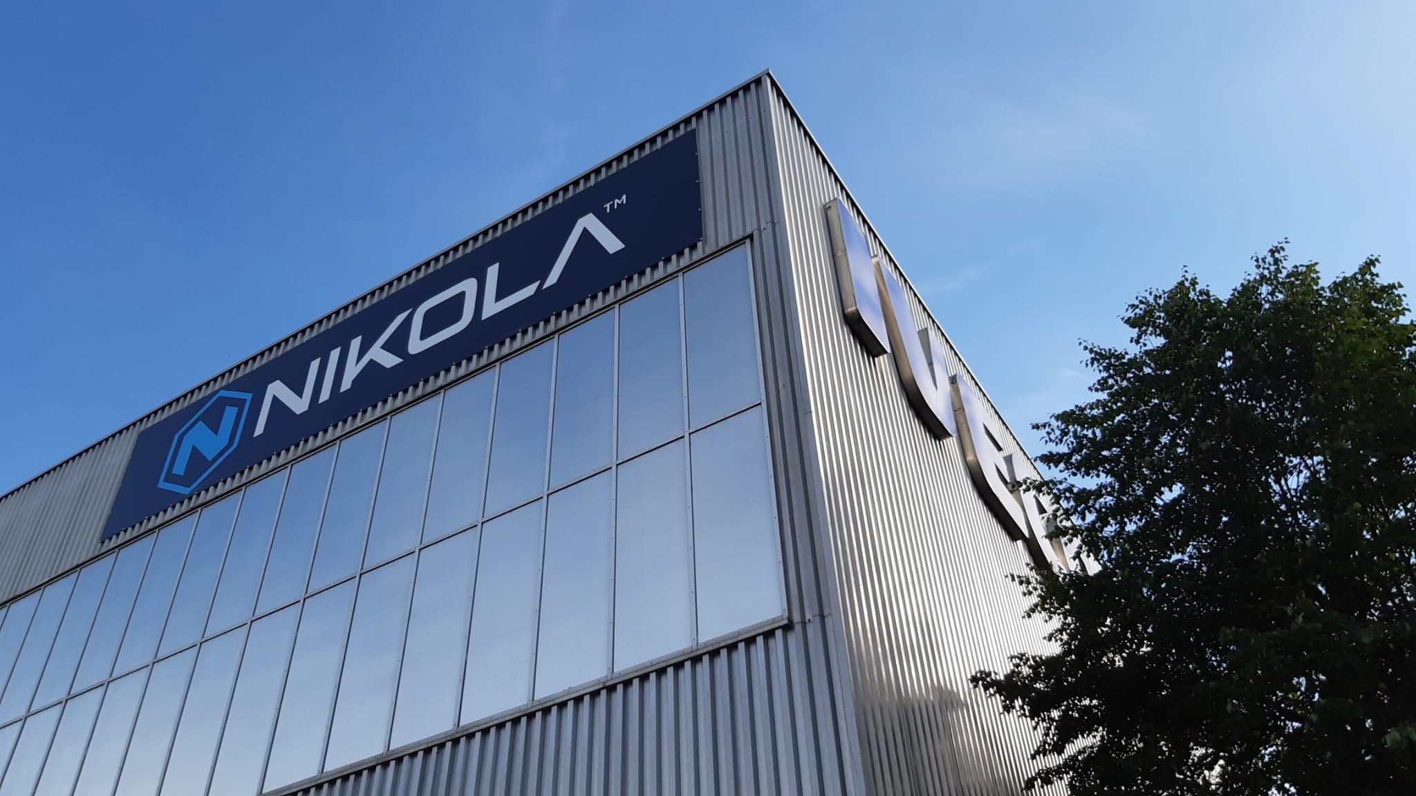 Nikola otworzyła fabrykę elektrycznych ciężarówek w Niemczech. Na początek z taśm zjeżdżać będzie 1000 egzemplarzy rocznie