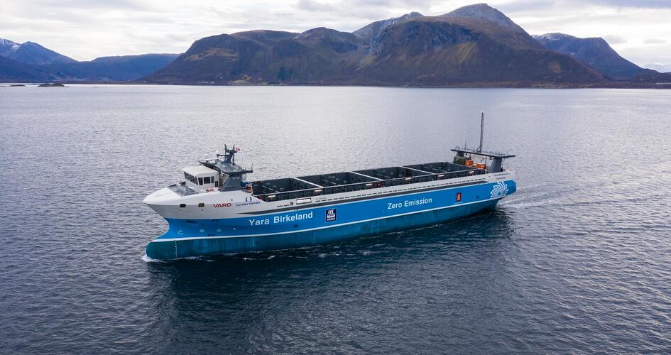 A fost lansată prima navă cargo complet electrică și autonomă