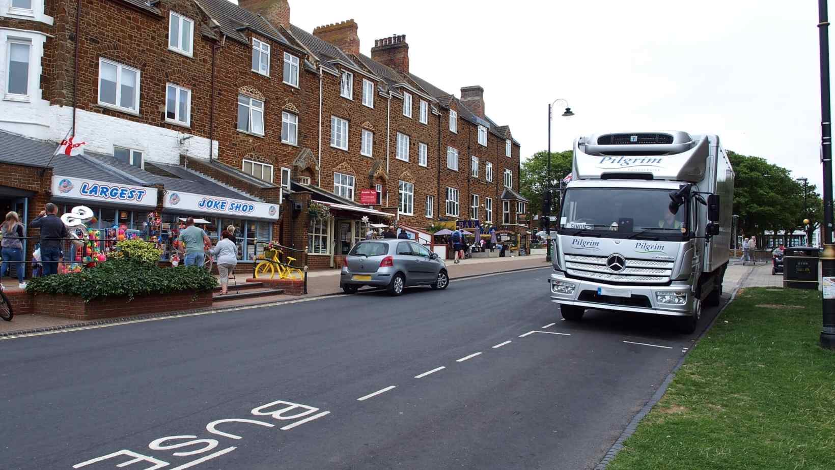 Șoferii de camion din UE nu vor să conducă pentru britanici. Relaxarea normelor de cabotaj ar putea fi singura soluție pentru acoperirea deficitului de șoferi în Marea Britanie