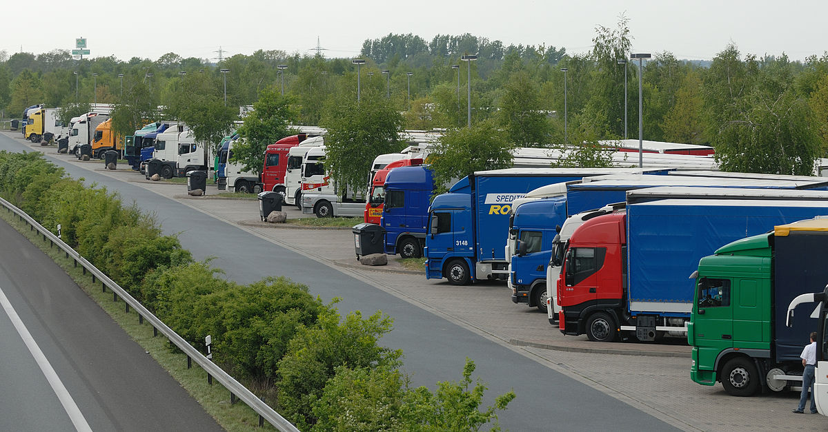 ESTT sprendimas dėl sunkvežimių gamintojų kartelio. Kompensacijas galima gauti ir iš dukterinių įmonių