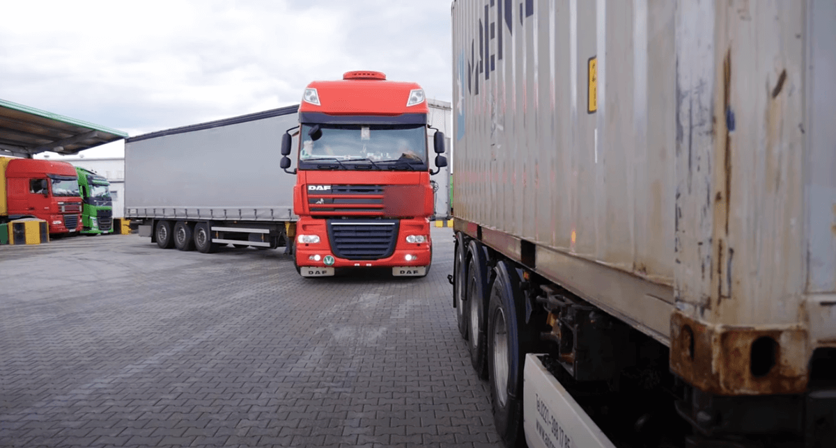 Už kortelės trūkumą tachografe – 21 tūkst. Eur bauda ir draudimas vairuoti 6 mėnesius