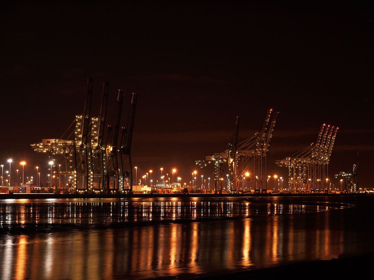 Shipping lines raise fees as driver shortage clogs up British ports