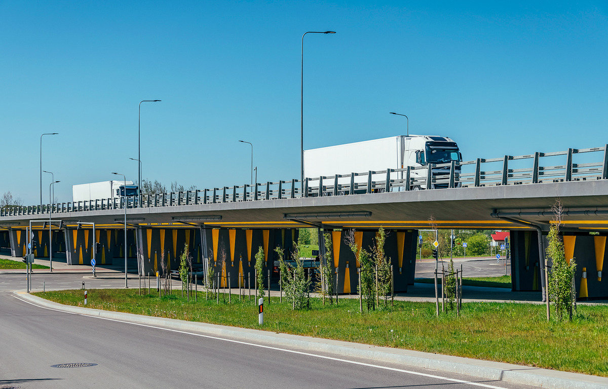Ar orlaivių nuomos modelis gali būti pritaikomas krovinių vežimo keliais versle?