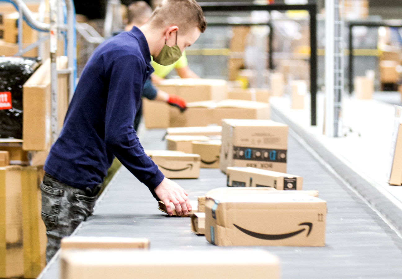 Amazon va investi 1 miliard de dolari în proiecte logistice inovative