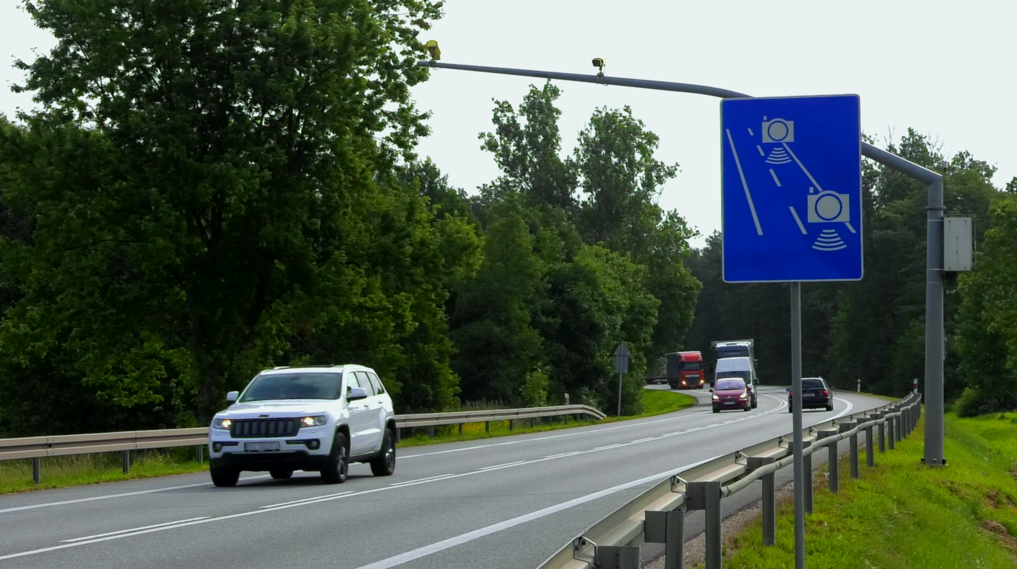 Prawie 40 kolejnych odcinkowych pomiarów prędkości. Pojawią się też na trzech odcinkach autostrad