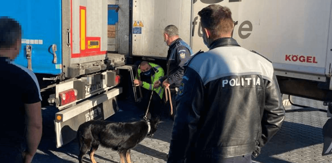 Peste 70 de cetățeni străini depistați în parcările de camioane din România, în urma unei acțiuni de control a Poliţiei de Frontieră