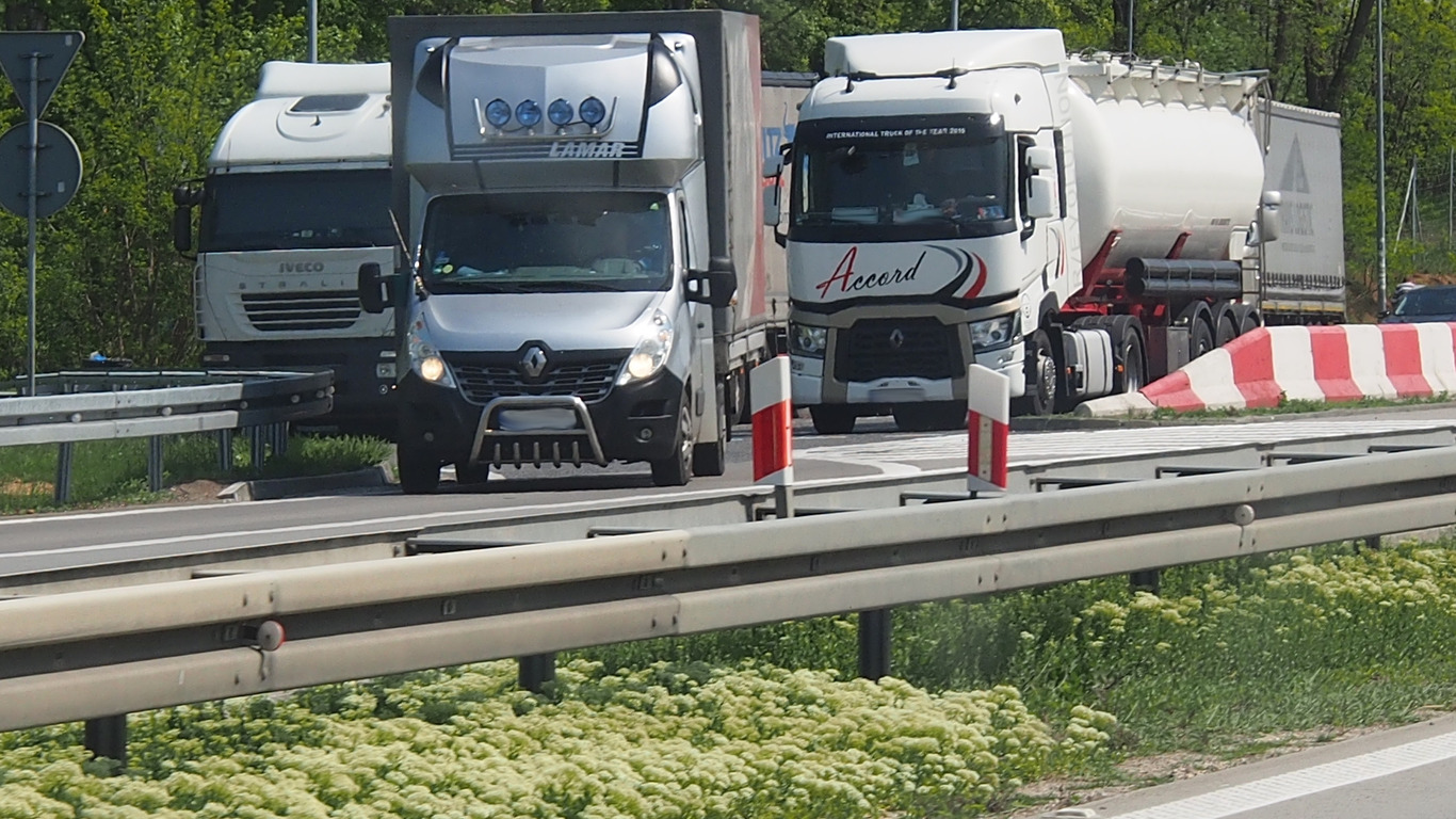 Briuselis: draudimas ilsėtis mikroautobusuose pažeidžia ES teisę