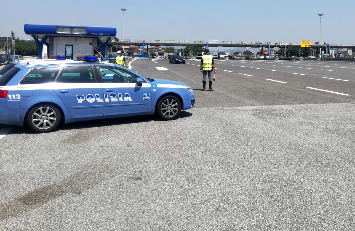 Baudos už greičio viršijimą pagal tachografą. Italijos ministerija paaiškino, kada policija gali taip bausti