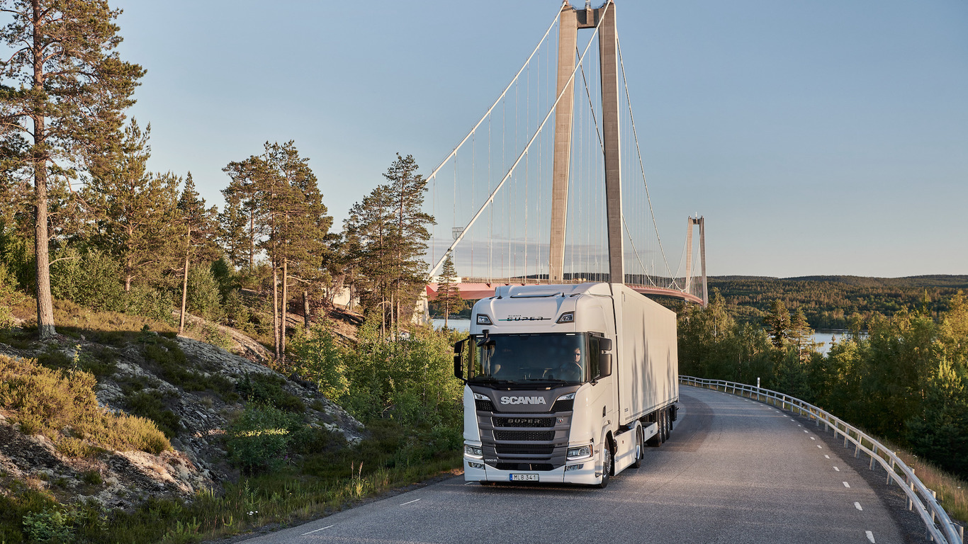 Degalų taupymo garantija, skaitmeniniai veidrodėliai. Pažiūrėk, ką parodė Scania per didžiausią metų premjerą