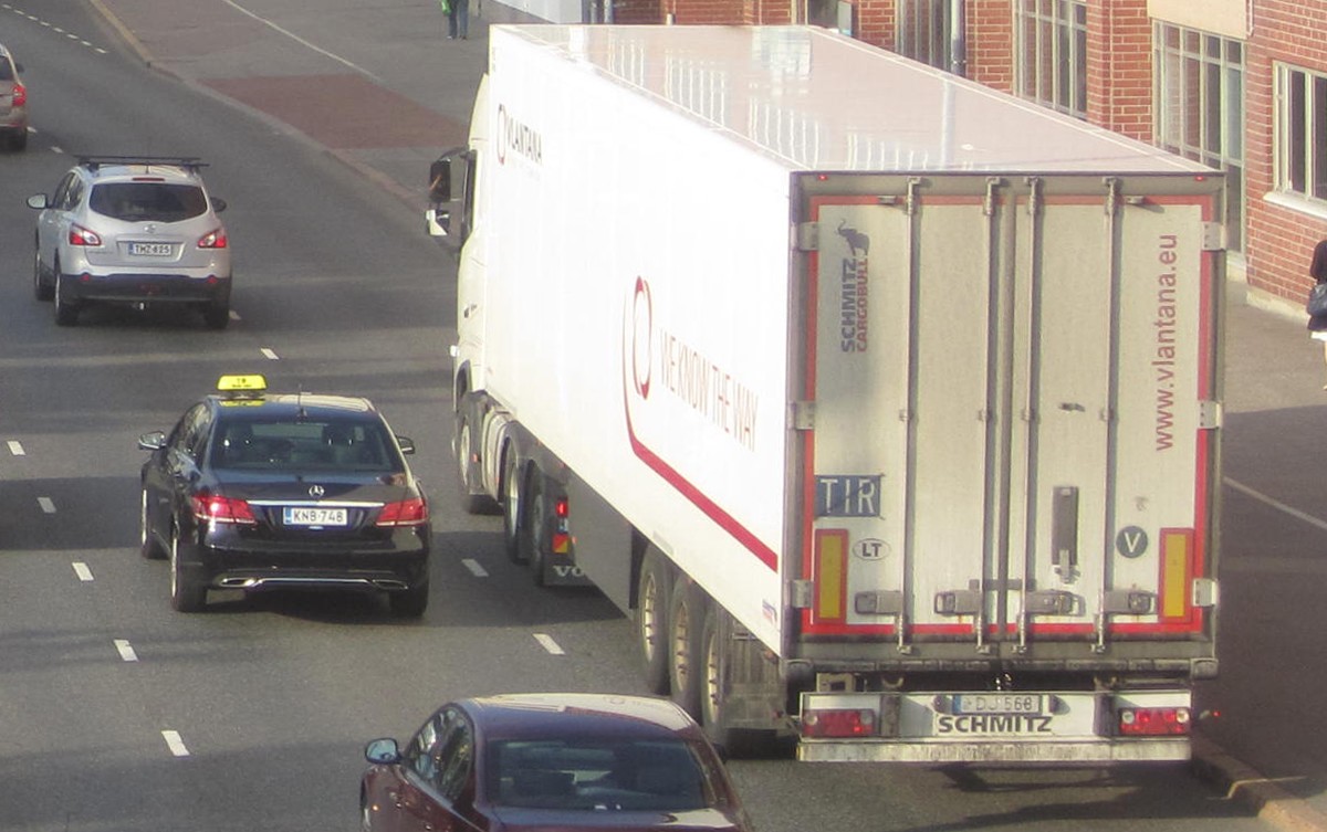 Belgia cere introducerea unui salariu minim uniformizat pentru șoferii de camion, valabil la nivel comunitar