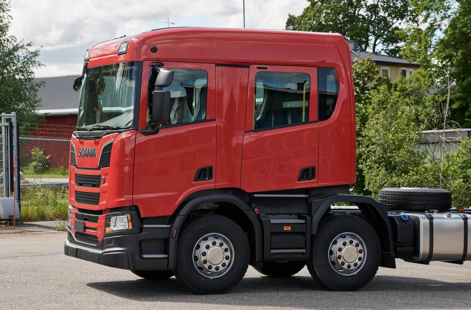 A Scania bemutatja első CrewCab-os R 650 V8-asát