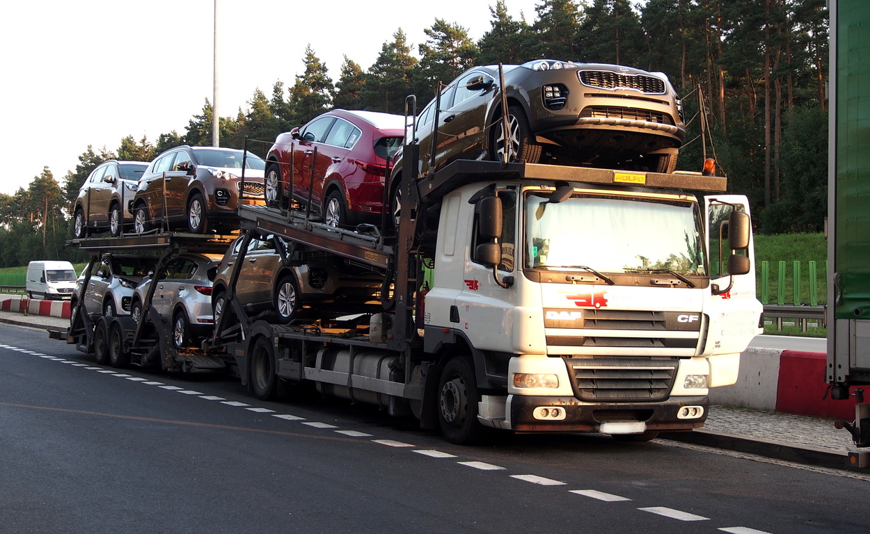 Automobilių pramonei šie metai gali būti prastesni. Rinkos krenta dėl lustų trūkumo
