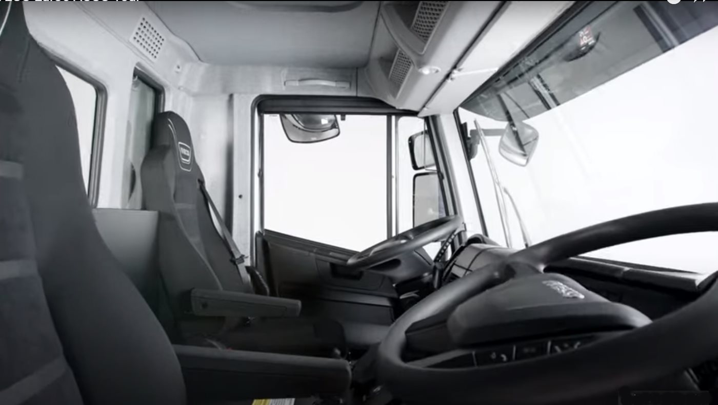 Az Iveco, amit két kormánnyal szereltek fel
