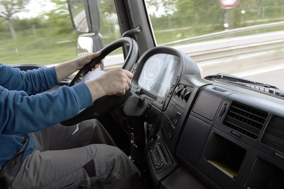 11 persoane arestate în Italia într-un caz de angajare ilegală a unor șoferi de camion români