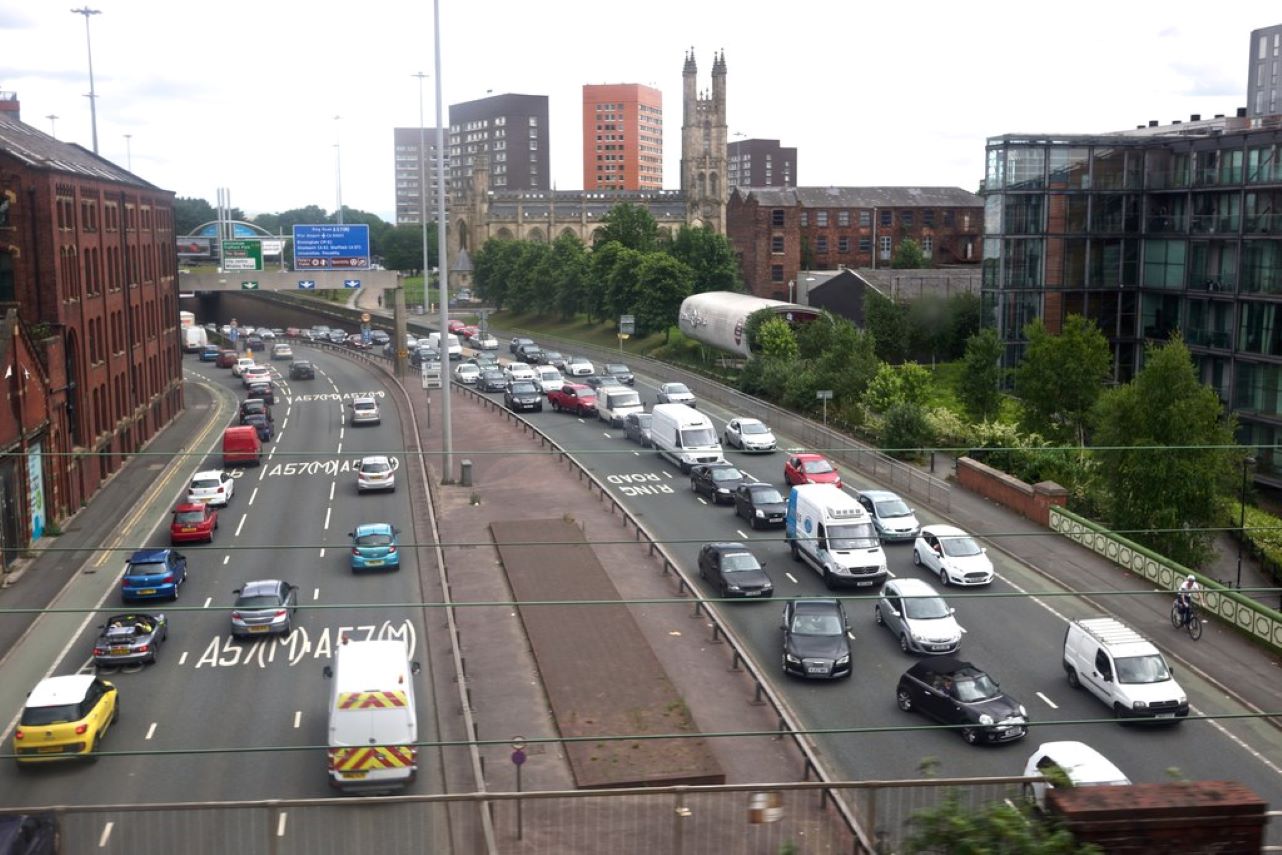 Manchester CAZ charge delayed for vans but not HGVs; RHA: it’s unfair and discriminatory