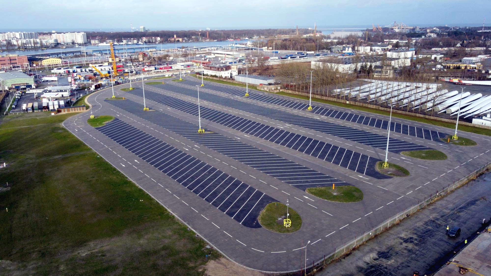 Nowy parking dla ciężarówek przy promowym terminalu