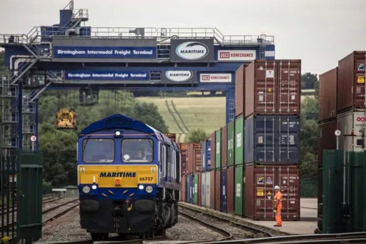 New rail freight service launched between Felixstowe and Birmingham