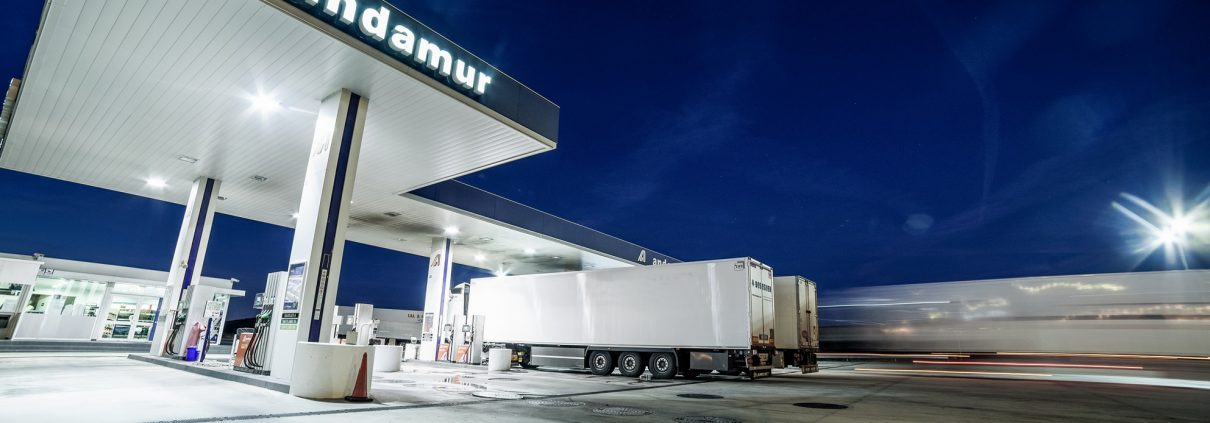 Guvernul Marii Britanii deschide în Spania trei centre de consiliere pentru transportatorii europeni