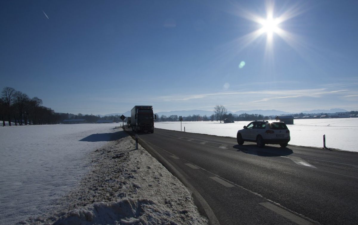 Eismo sąlygas sunkina snygis, pustymas, kai kurie keliai nepravažiuojami