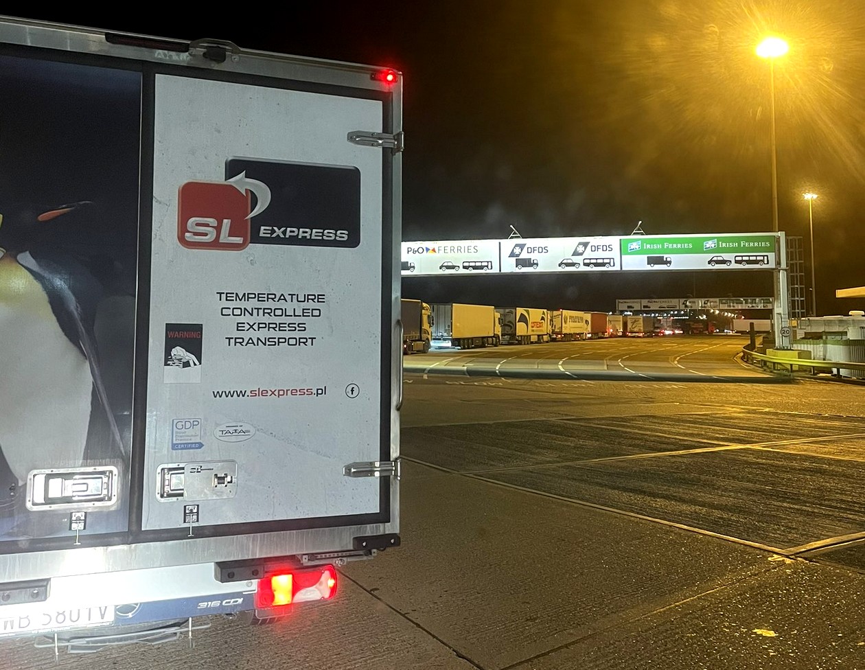 Ważny system w Wielkiej Brytanii przestanie działać w weekend. Czy spowoduje to gigantyczne korki przed portami?