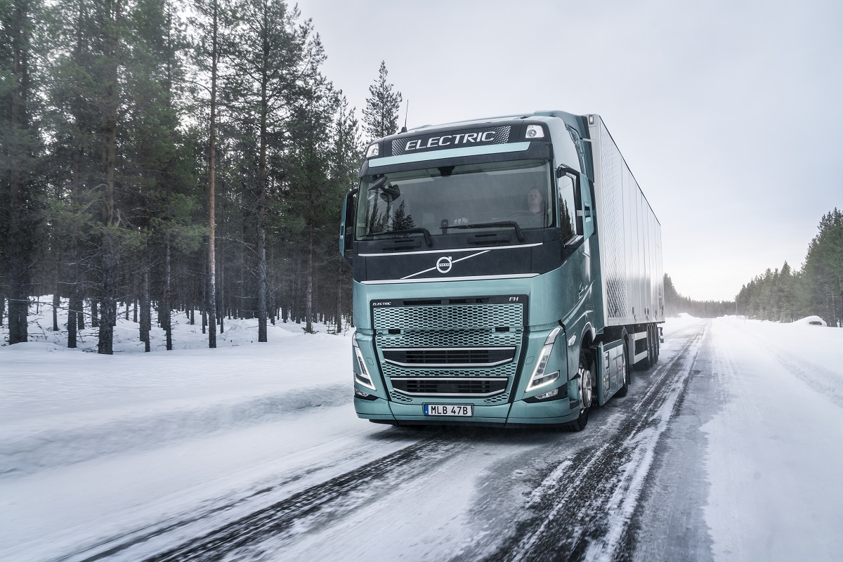 Elektryczne ciężarówki Volvo z nową funkcją. Co poprawi Active Grip Control?