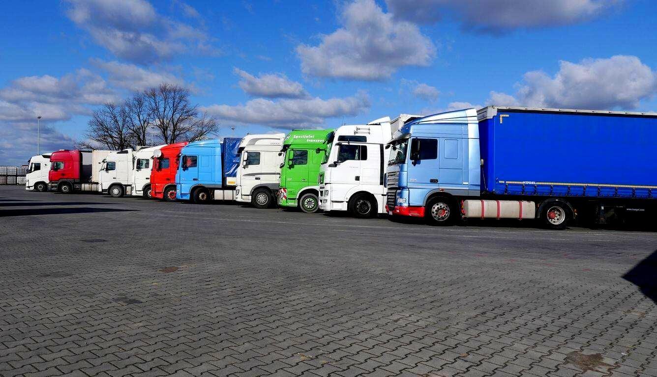 Restricții de trafic pentru camioane în perioada imediat următoare