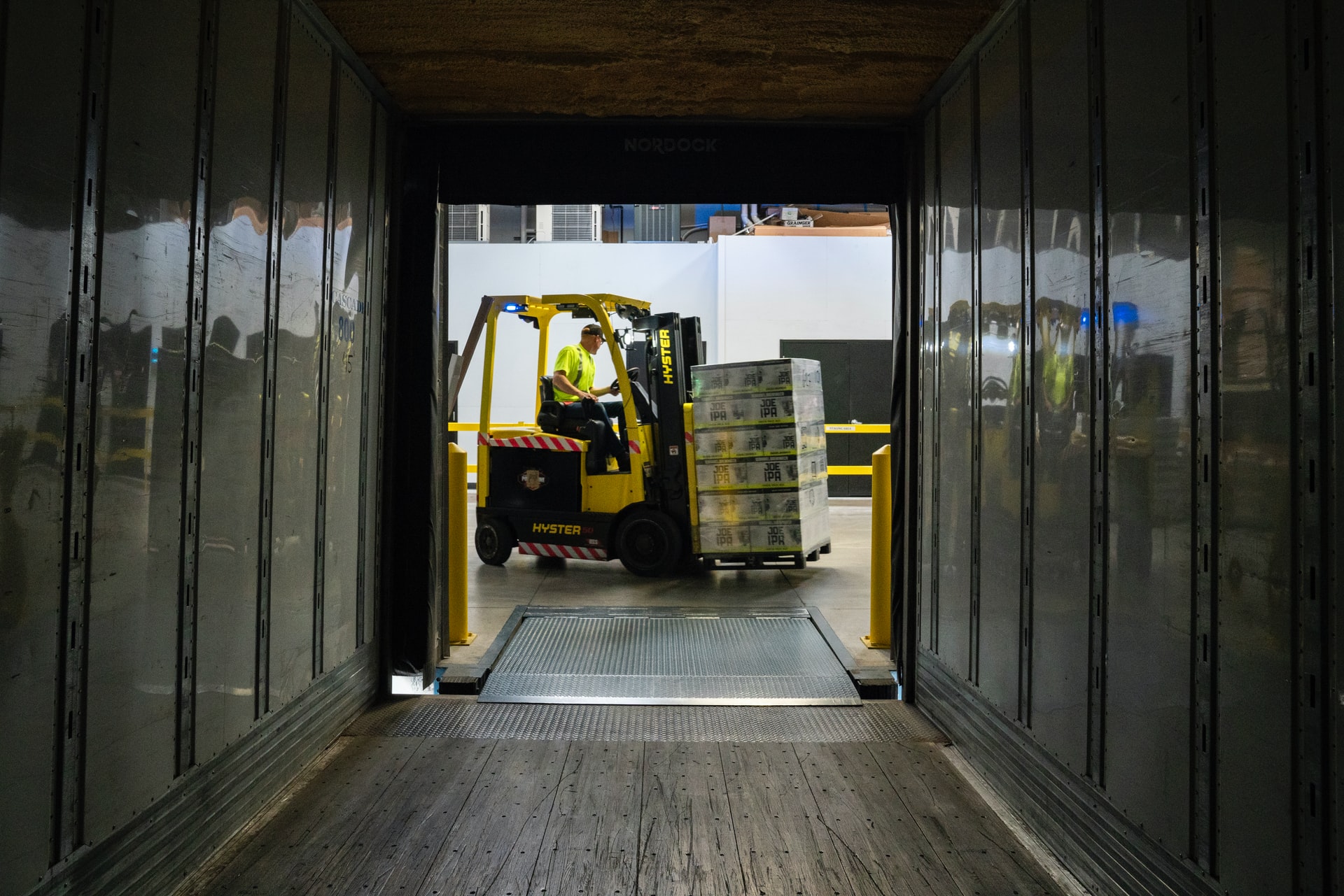 Best-In-Class E-commerce Order Fulfillment: A Focus on Both Pick & Pack and Shipping