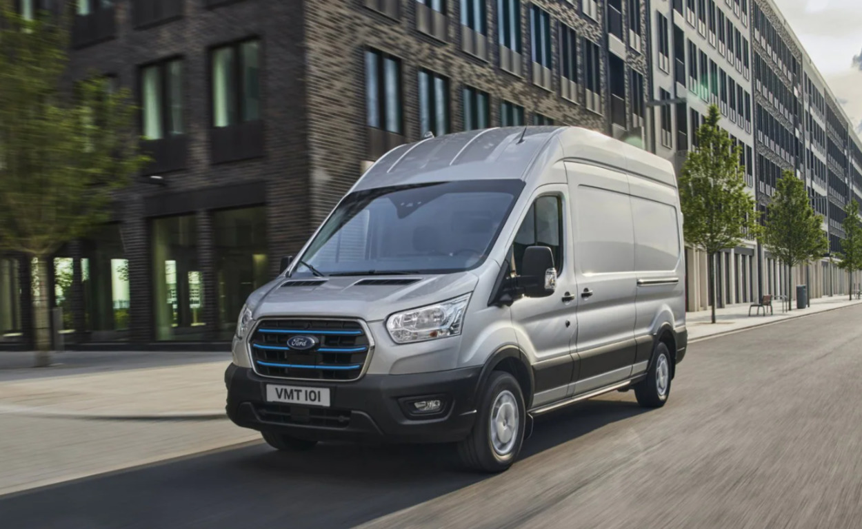 „Ford“ paskelbė planą dėl naujų komercinės paskirties transporto priemonių