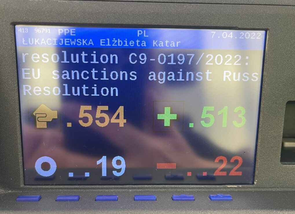 Embargo na ropę, węgiel i gaz z Rosji. Niemal jednogłośna decyzja europosłów