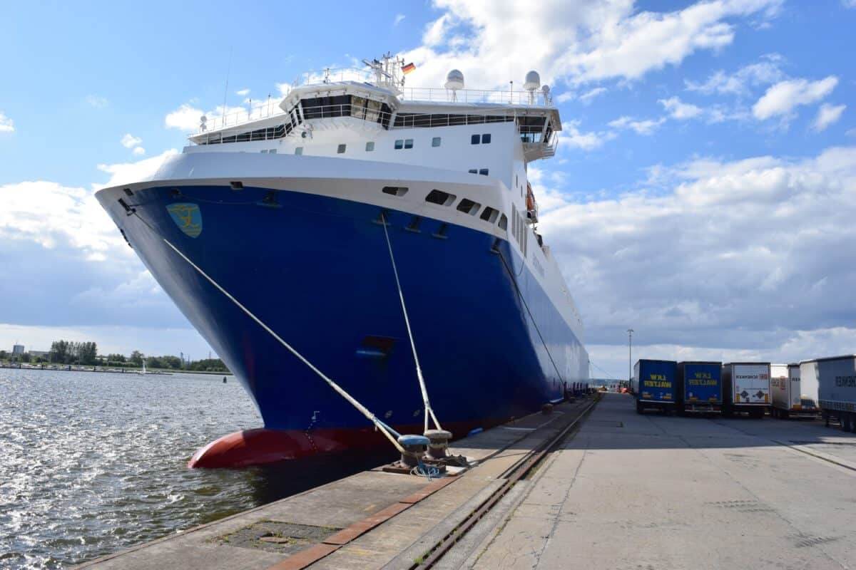 Spain supports hauliers that help switch freight transport to ocean