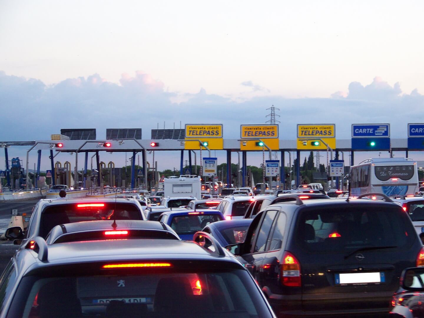 Italian motorway operator to return road tolls for roadworks delays