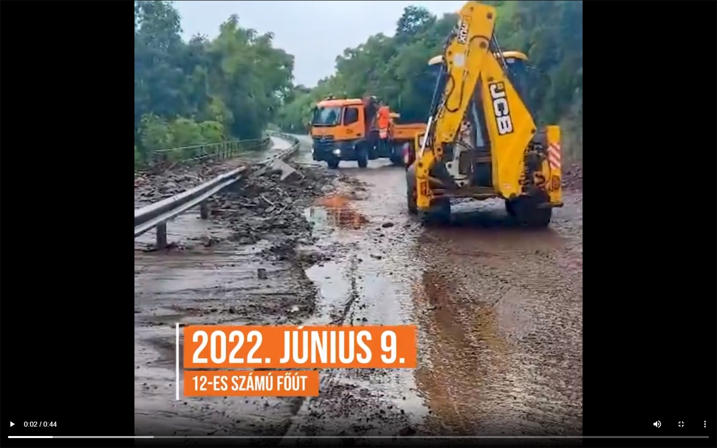 Ideiglenesen teljes útzárat vezettek be a 12-es főút zebegényi szakaszán