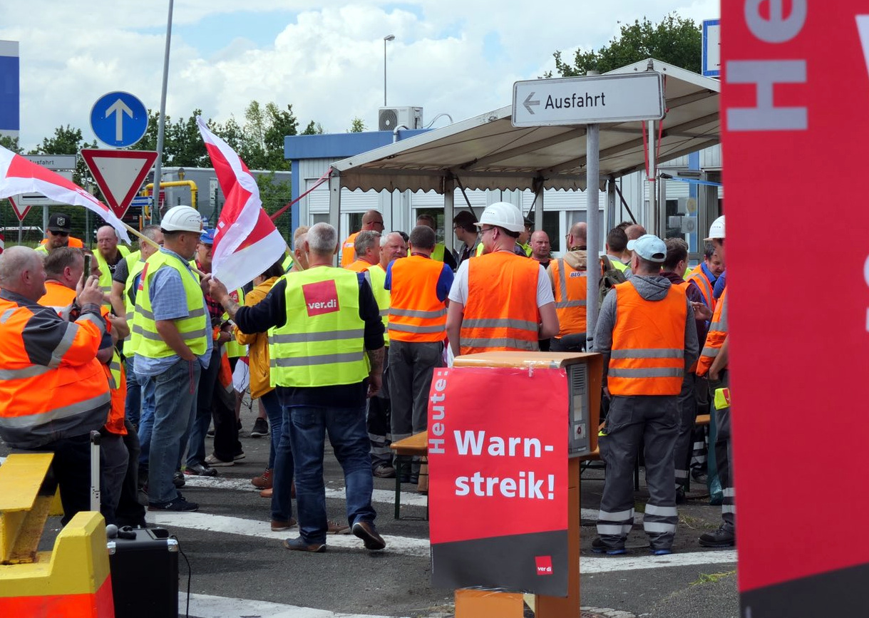 Kolejny kryzys uderzy w łańcuchy dostaw? Może go wywołać fala strajków na całym świecie