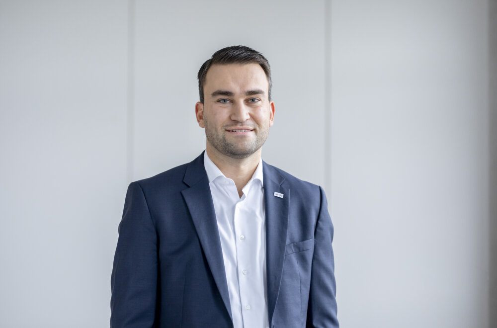 Kurzinterview: „Das öffentliche Bild der Logistik bleibt leider oftmals noch hinter ihrem umfangreichen Engagement für Nachhaltigkeit zurück”