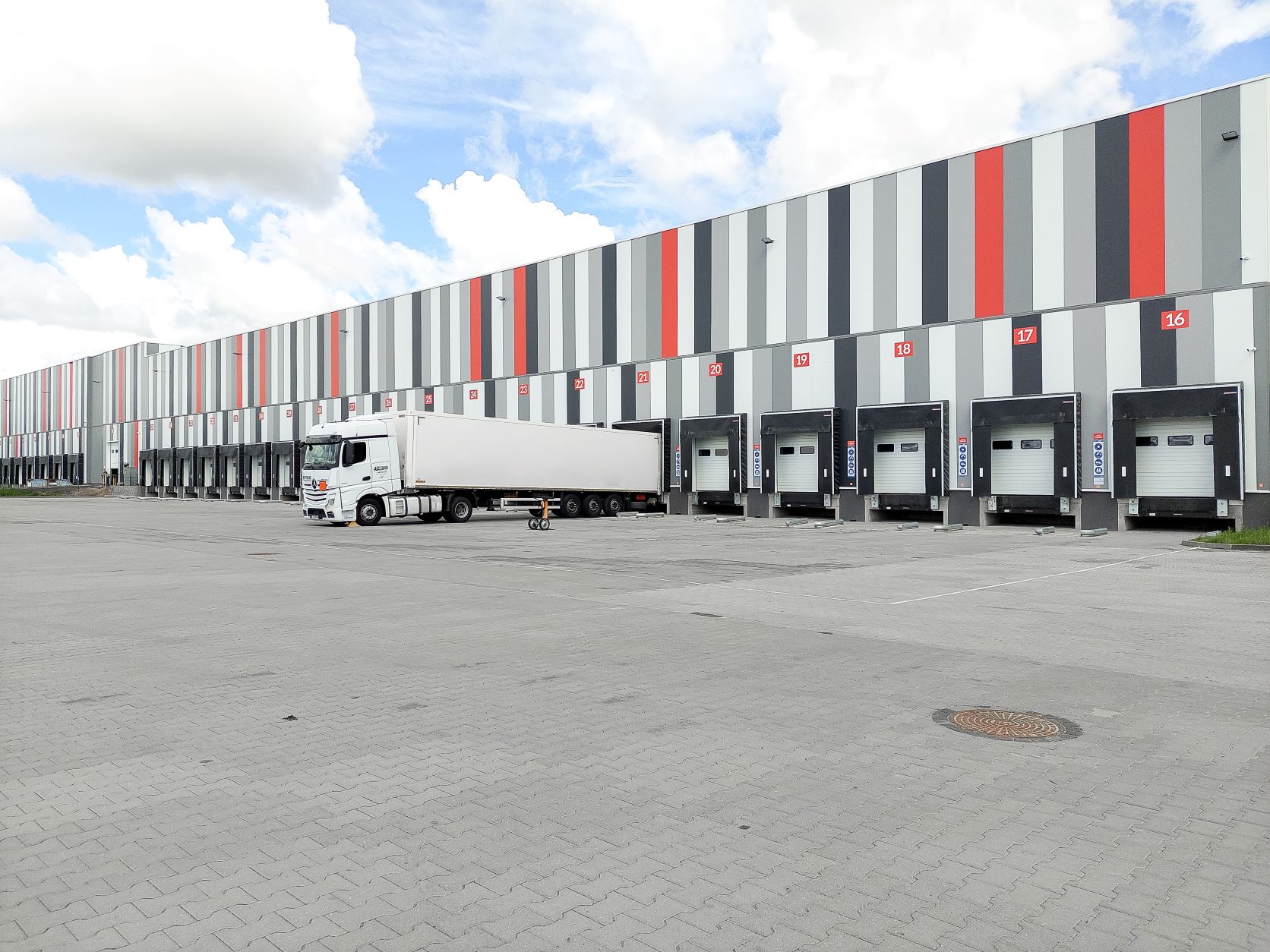 Rohlig Suus Logistics otwiera nowy magazyn. Co znajdzie się na ponad 12 tys. mkw. powierzchni?