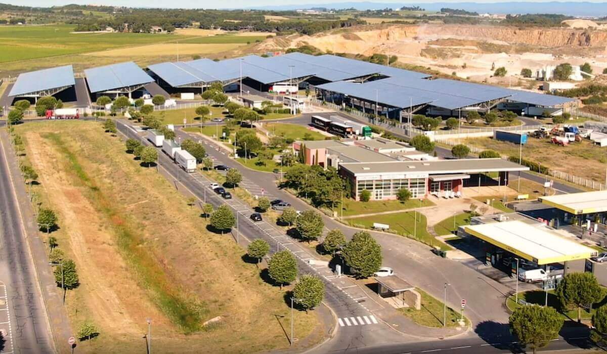Ez a francia kamionos pihenőhely szerezte meg idén a legjobb parkoló címet